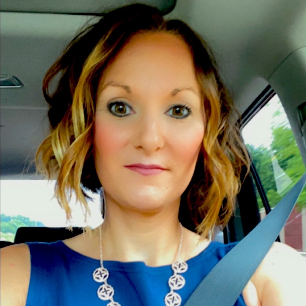 Meet your Posher, Laura